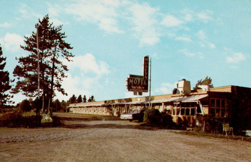 Fenders Motel - Old Postcard